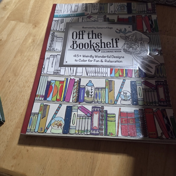 Crayola Colored Pencils with Spiral Journal, 2 Adult Coloring Book - Picture 5 of 8